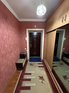 3 xonali kvartira sotiladi − 82.2 m²
