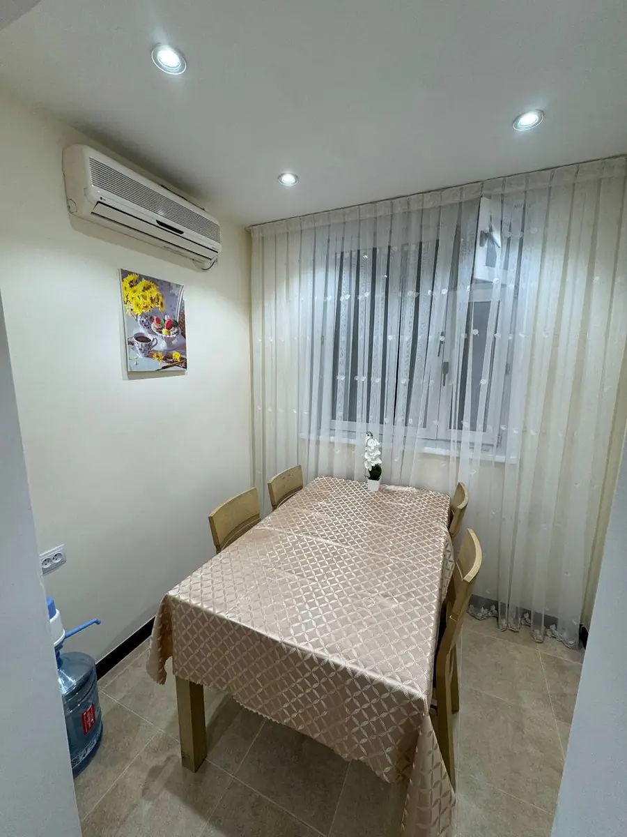 Сдается 3-комнатная квартира − 70 м²