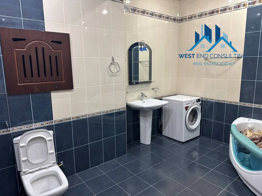 Ijaraga 4 xonali kvartira − 220 m²
