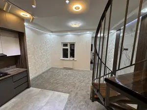 2 qavatli taunxaus sotiladi − 70 m²