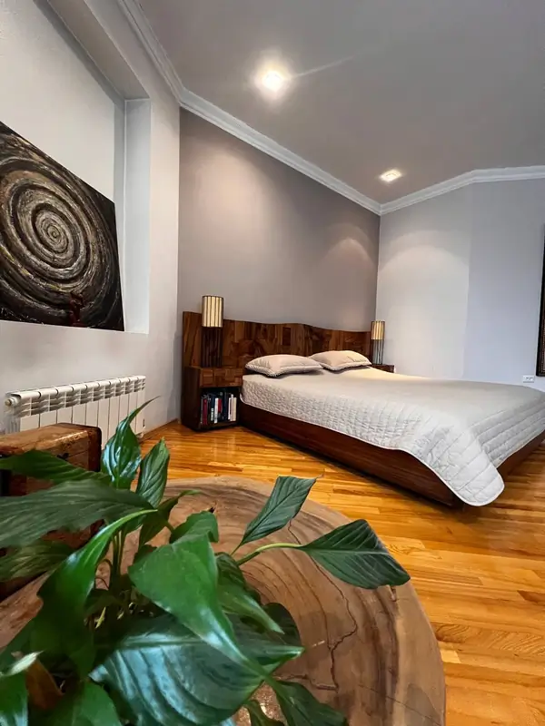 Ijaraga 2 qavatli uy − 252 m²