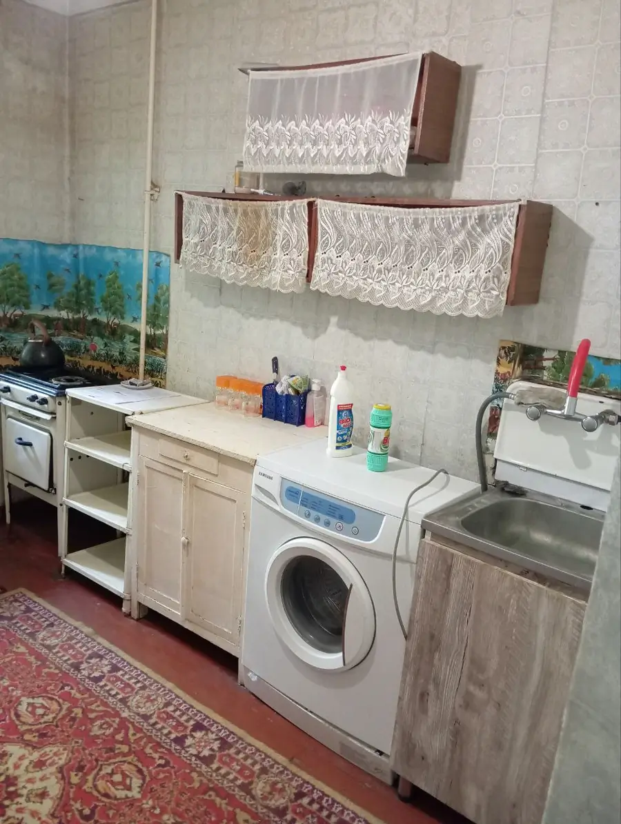 Продается 1-комнатная квартира − 30 м²