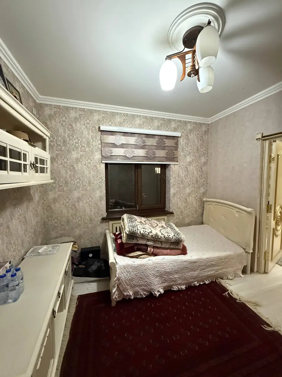 4 xonali kvartira sotiladi − 96 m²