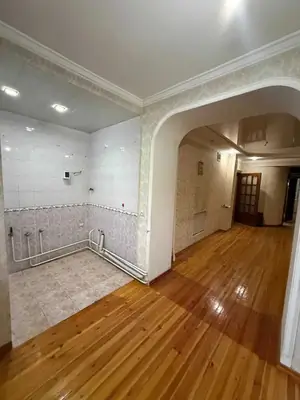 3 xonali kvartira sotiladi − 83 m²