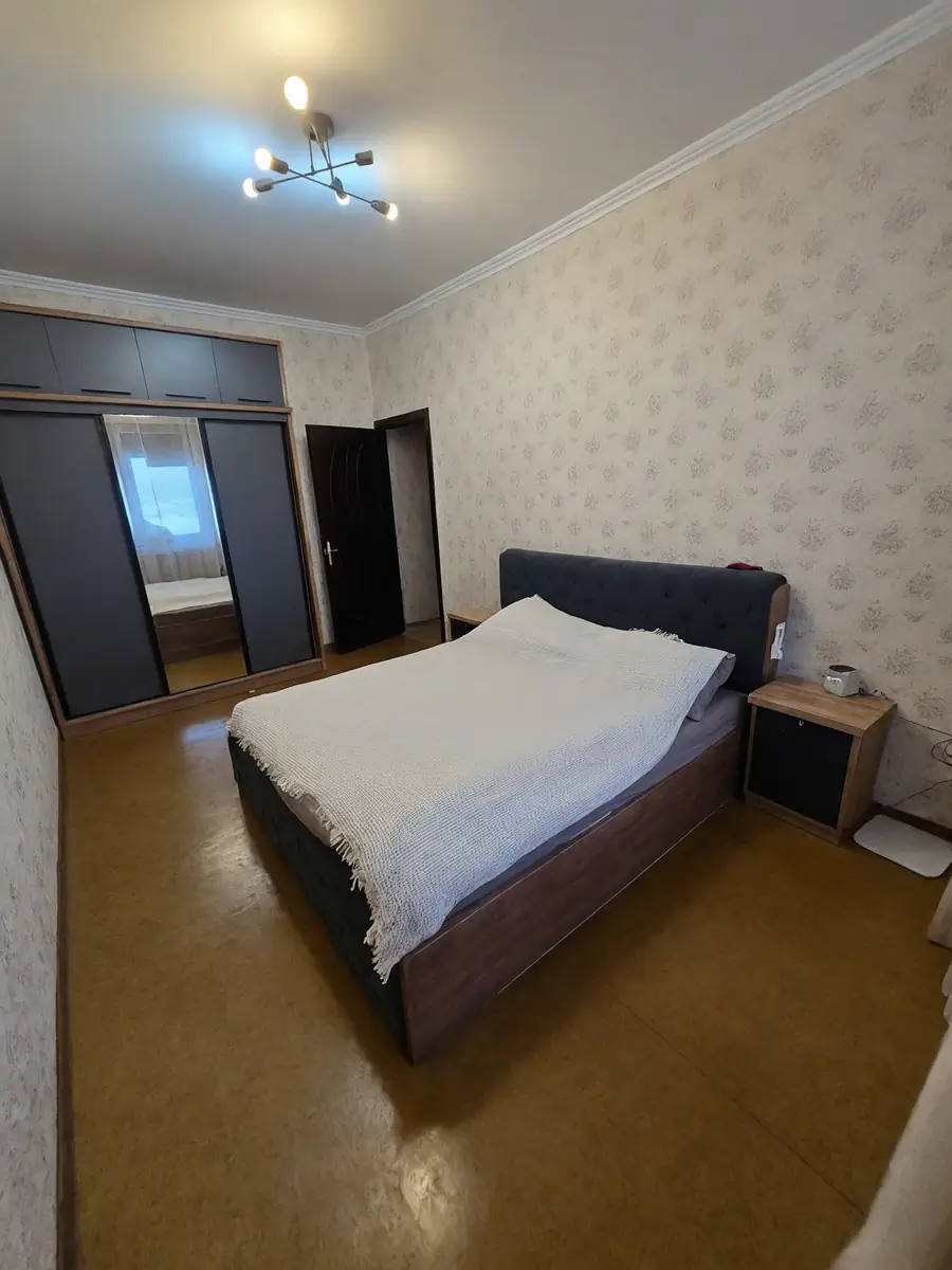 Продается 3-комнатная квартира − 87 м²