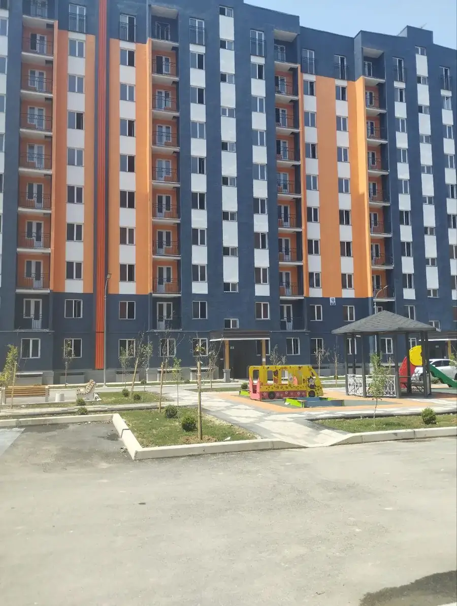 Продается 2-комнатная квартира − 48.3 м²