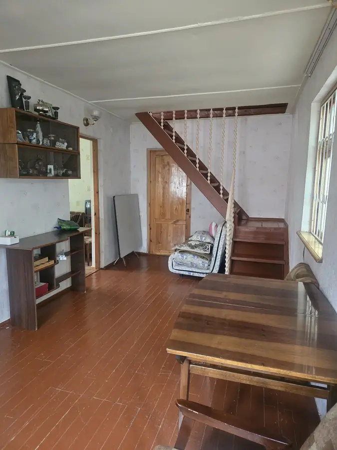 2 qavatli uy sotiladi − 100 m²
