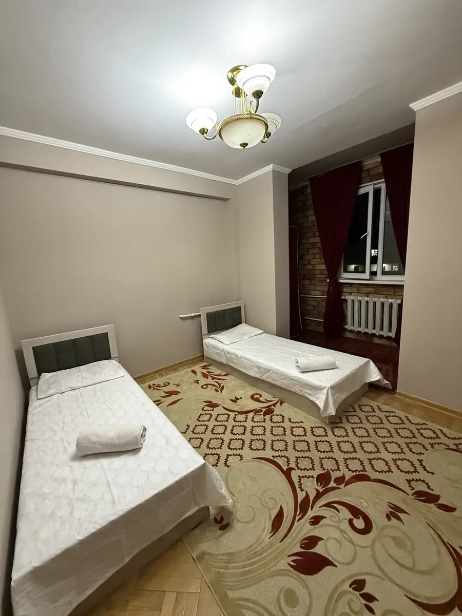 Продается 4-комнатная квартира − 120 м²