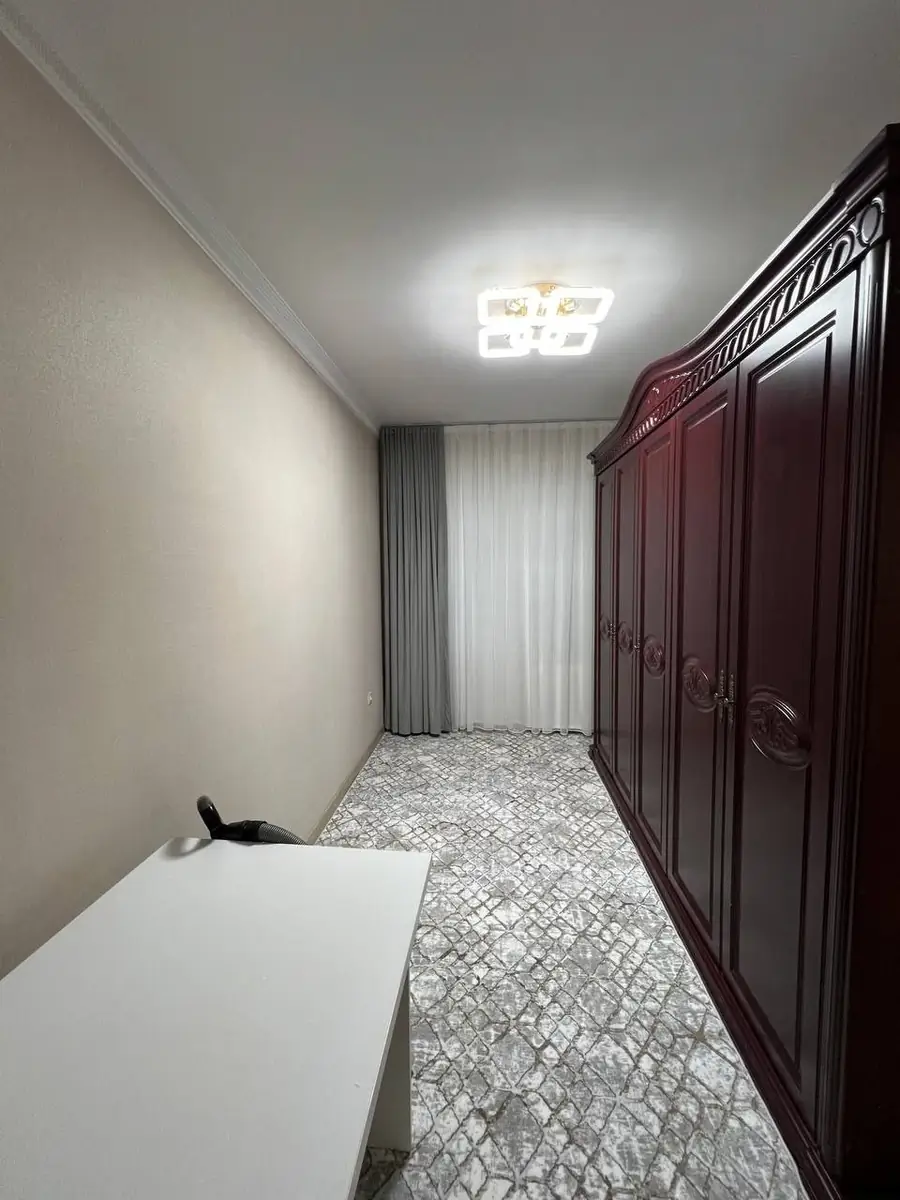 Ijaraga 4 xonali kvartira − 100 m²