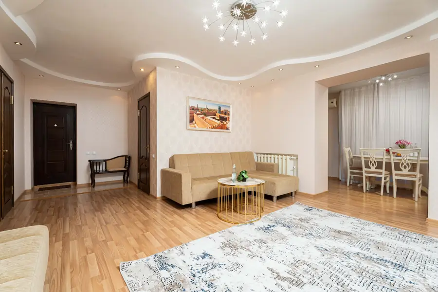 Посуточно 2-комнатная квартира − 85 м²