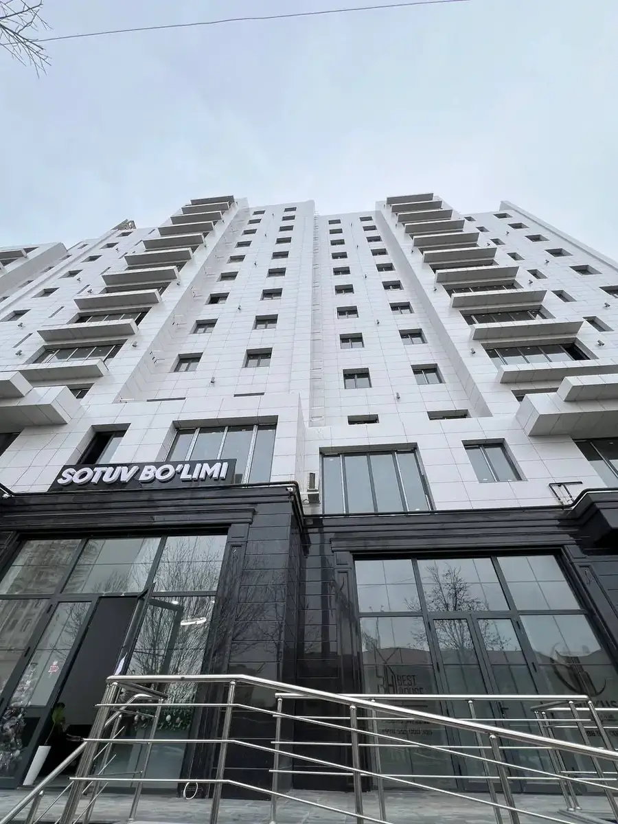 Продается Более 5-комнатная квартира − 170.1 м²