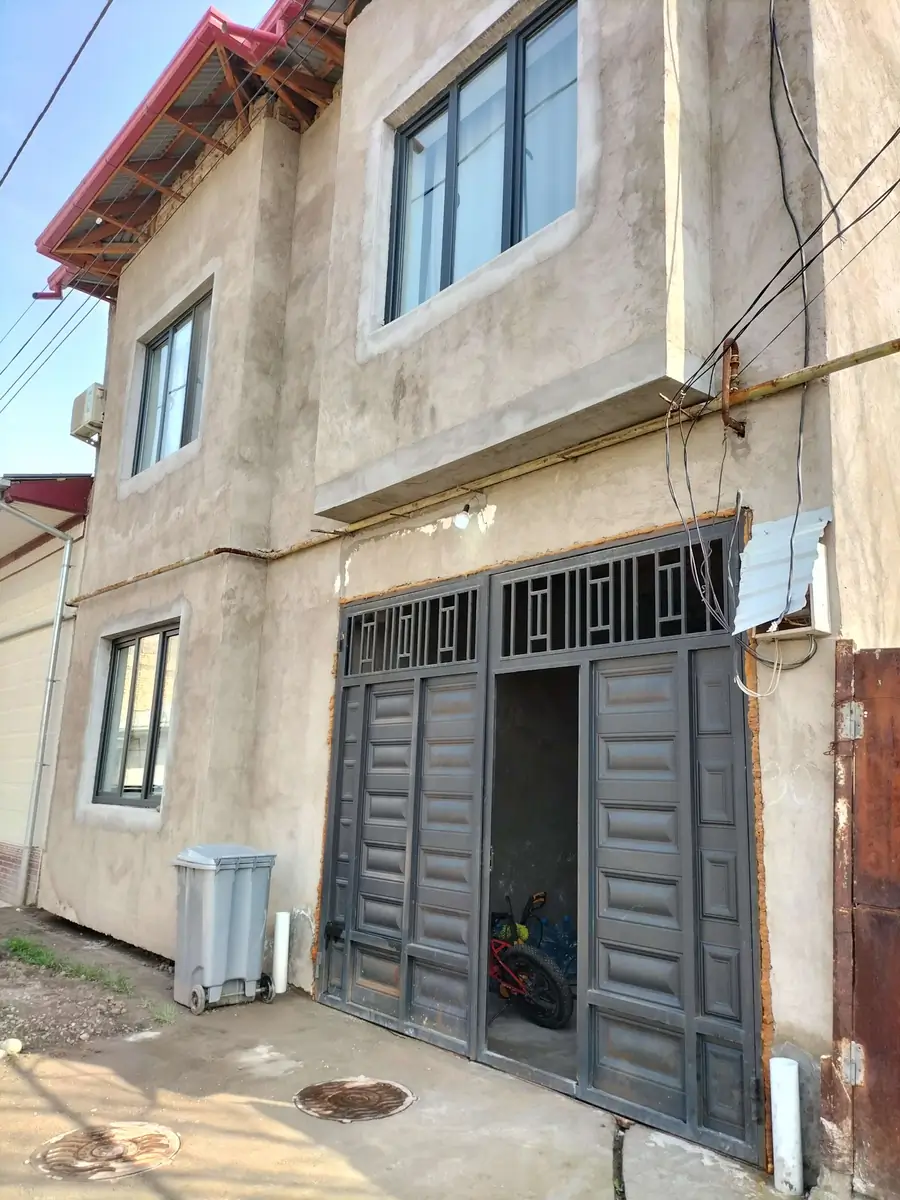 Продается 2-этажный дом − 300 м²