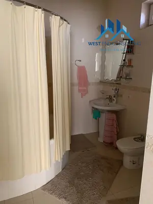 Ijaraga 3 qavatli uy − 350 m²