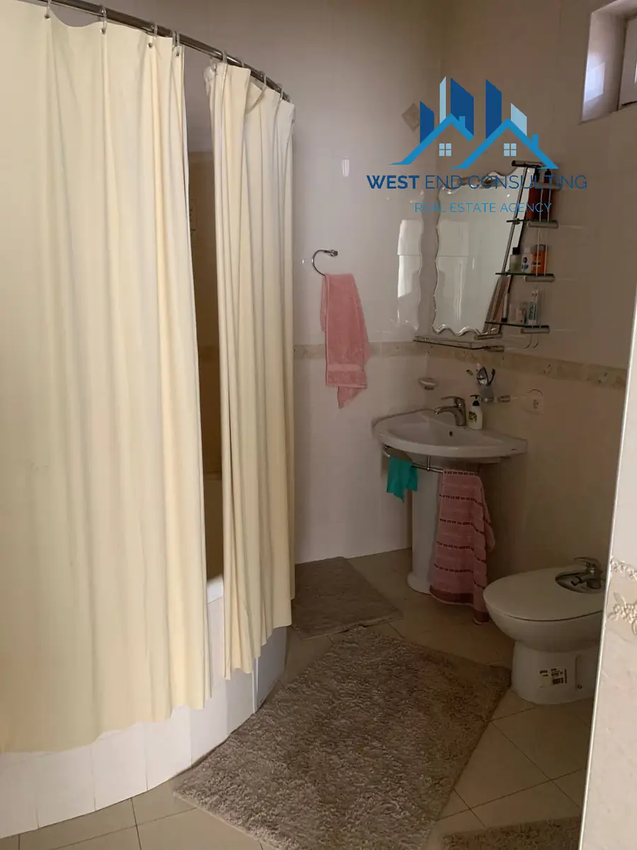 Ijaraga 3 qavatli uy − 350 m²