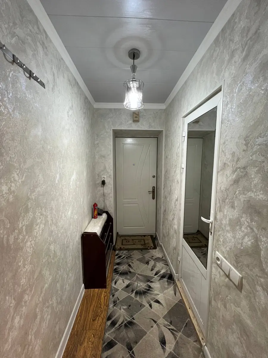 2 xonali kvartira sotiladi − 52 m²