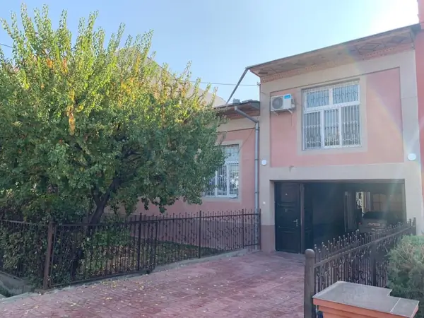 2 qavatli uy − 600 m², 6 sot.