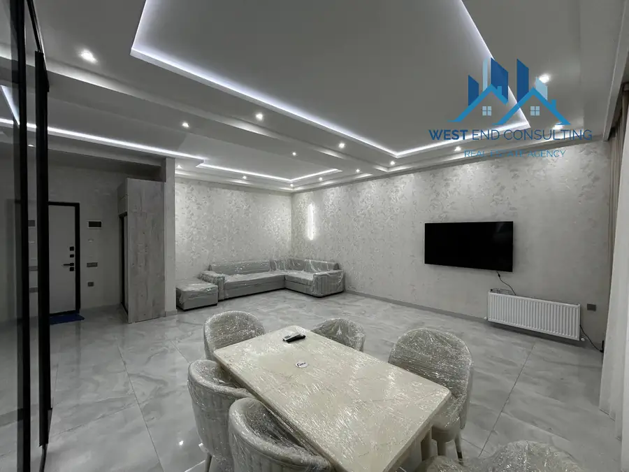 Продается 3-комнатная квартира − 110 м²