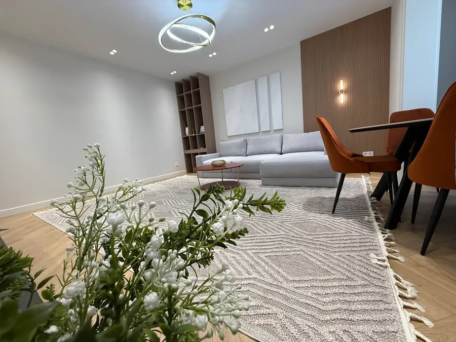2 xonali kvartira sotiladi − 60 m²