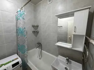 Сдается 2-комнатная квартира − 35 м²