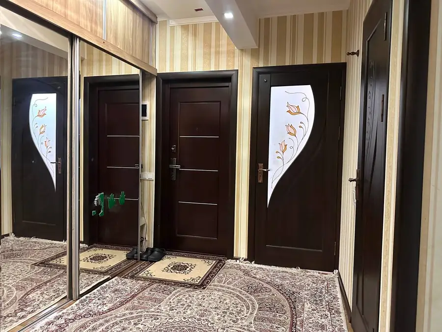 4 xonali kvartira sotiladi − 95 m²