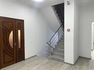 Сдается офис − 1600 м²