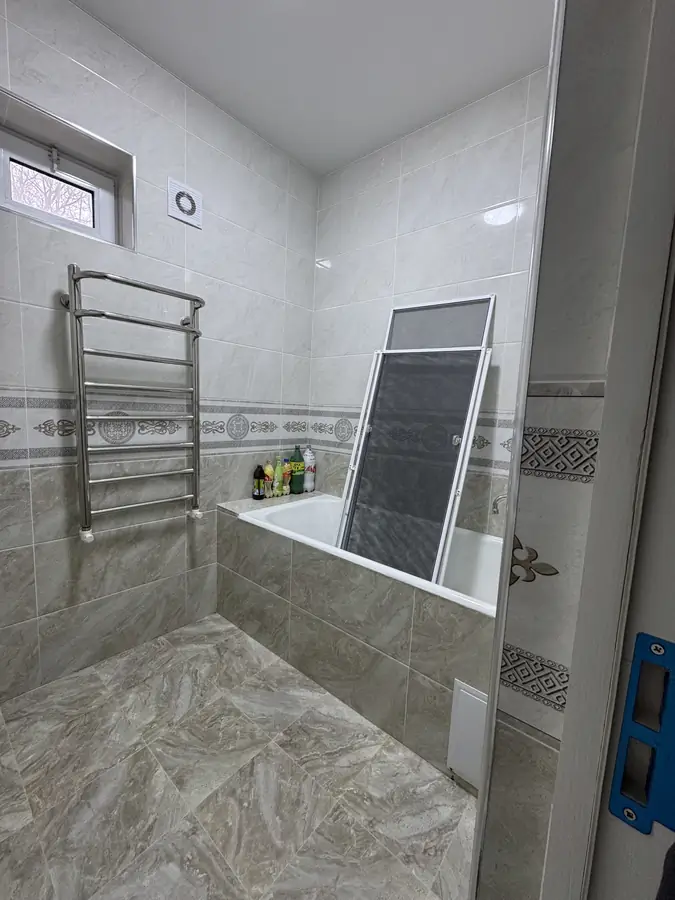 3 xonali kvartira sotiladi − 70 m²