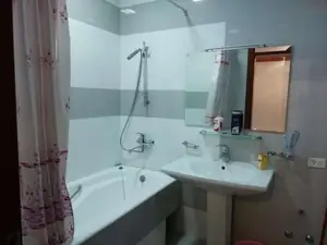 4 xonali kvartira − 150 m², 4/8 qavat