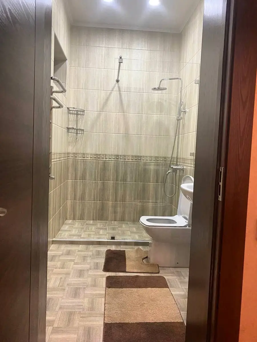 Сдается 3-комнатная квартира − 110 м²