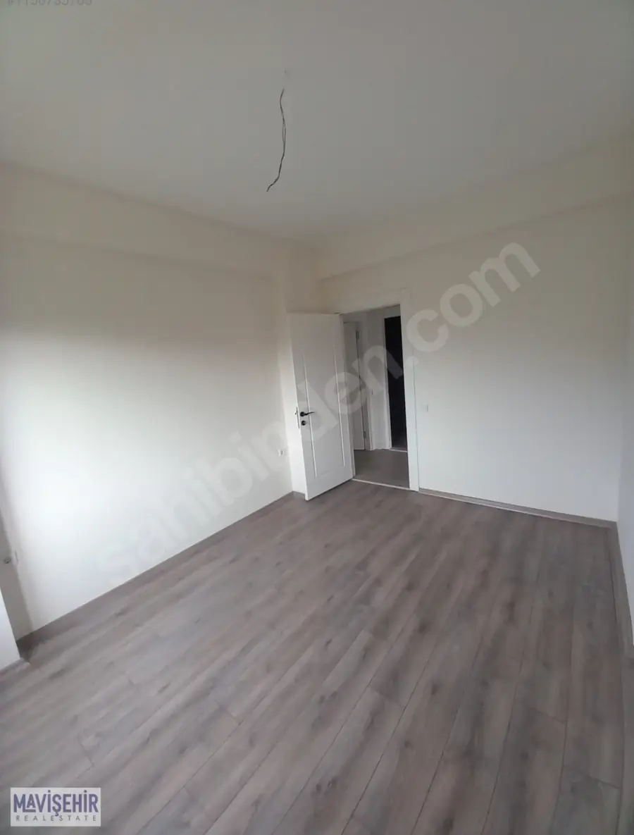 Продается 3-комнатная квартира − 140 м²