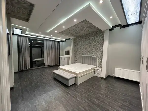 Ijaraga 2 qavatli uy − 220 m²