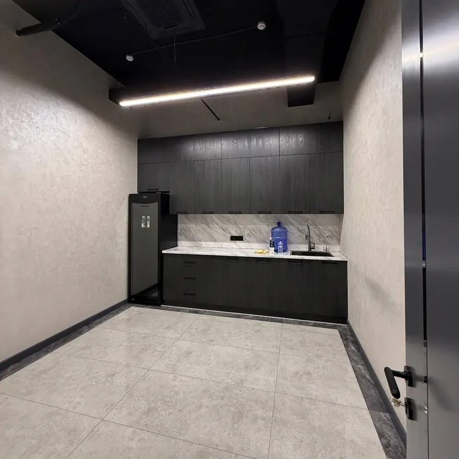 Ijaraga ofis − 500 m²