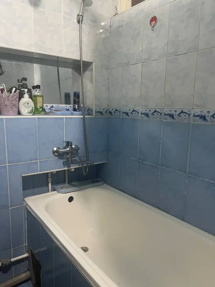 Продается 3-комнатная квартира − 70 м²