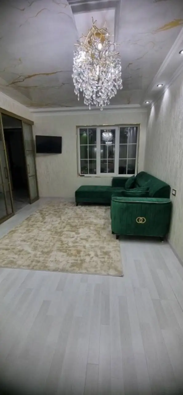 2 xonali kvartira sotiladi − 60 m²