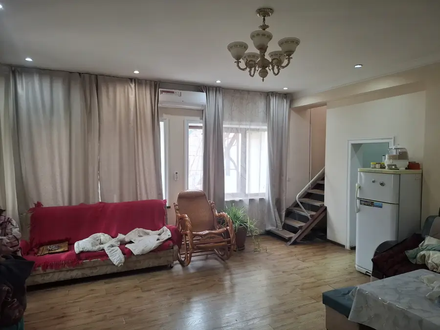 2 qavatli uy sotiladi − 123 m²