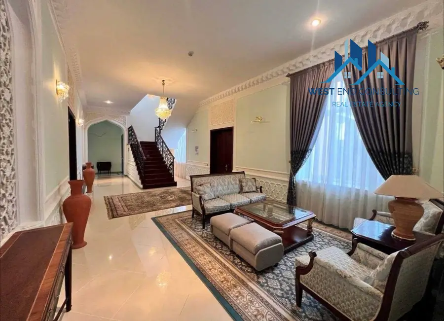 Ijaraga 2 qavatli uy − 850 m²