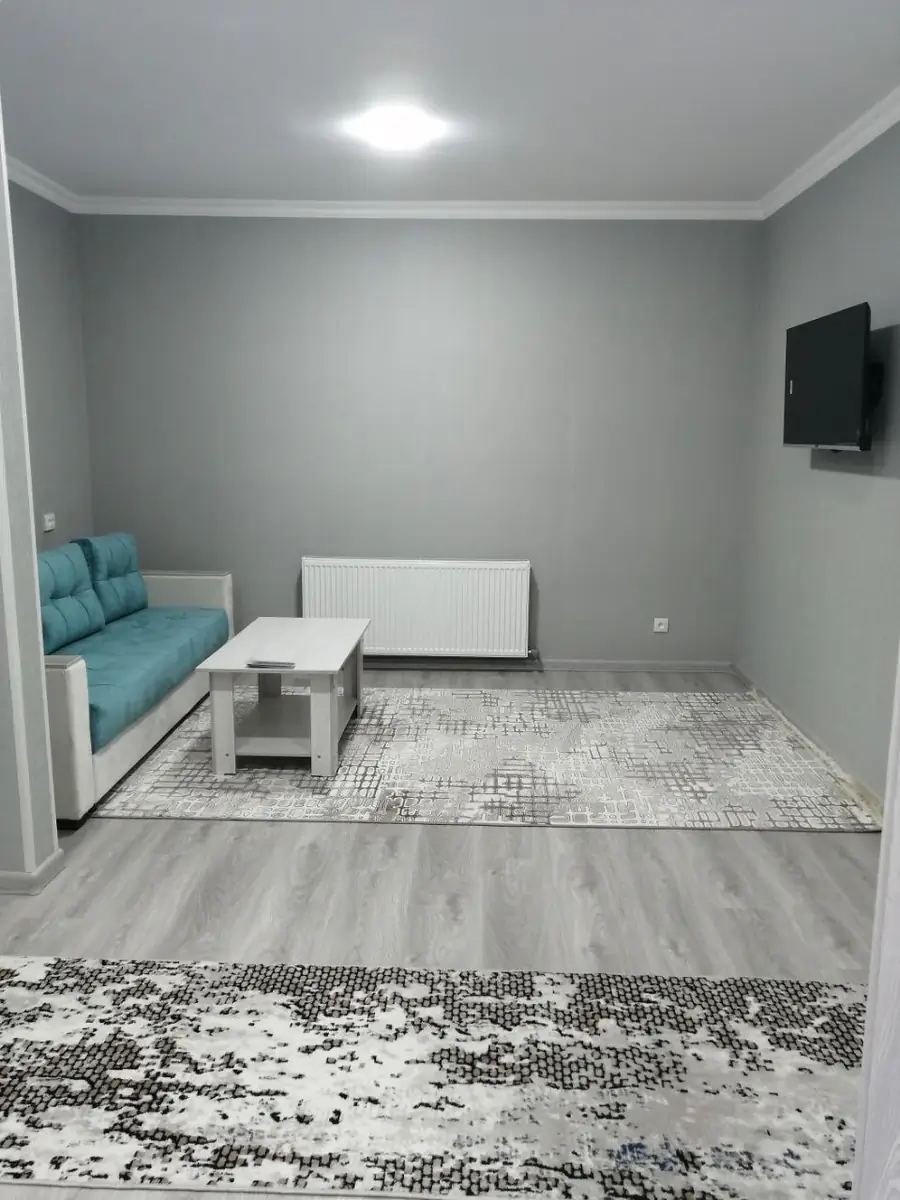 Сдается 2-комнатная квартира − 58 м²