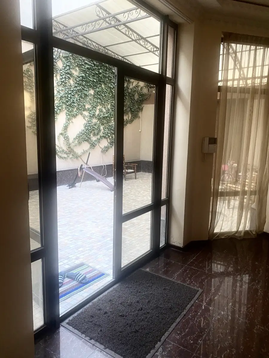 Ijaraga 2 qavatli uy − 250 m²
