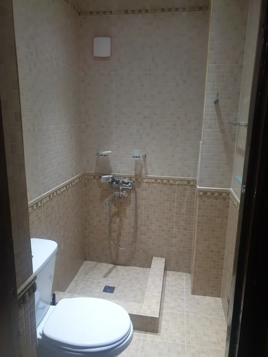 Продается 4-комнатная квартира − 156 м²