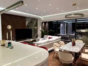 3 xonali kvartira sotiladi − 126 m²