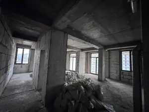 3 xonali kvartira sotiladi − 79 m²