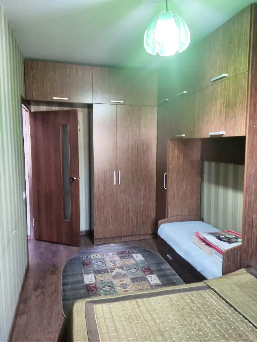 Сдается 3-комнатная квартира − 78 м²