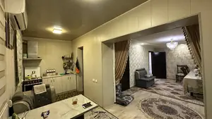 3 xonali kvartira sotiladi − 67.6 m²