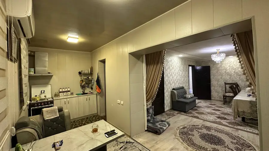 3 xonali kvartira sotiladi − 67.6 m²