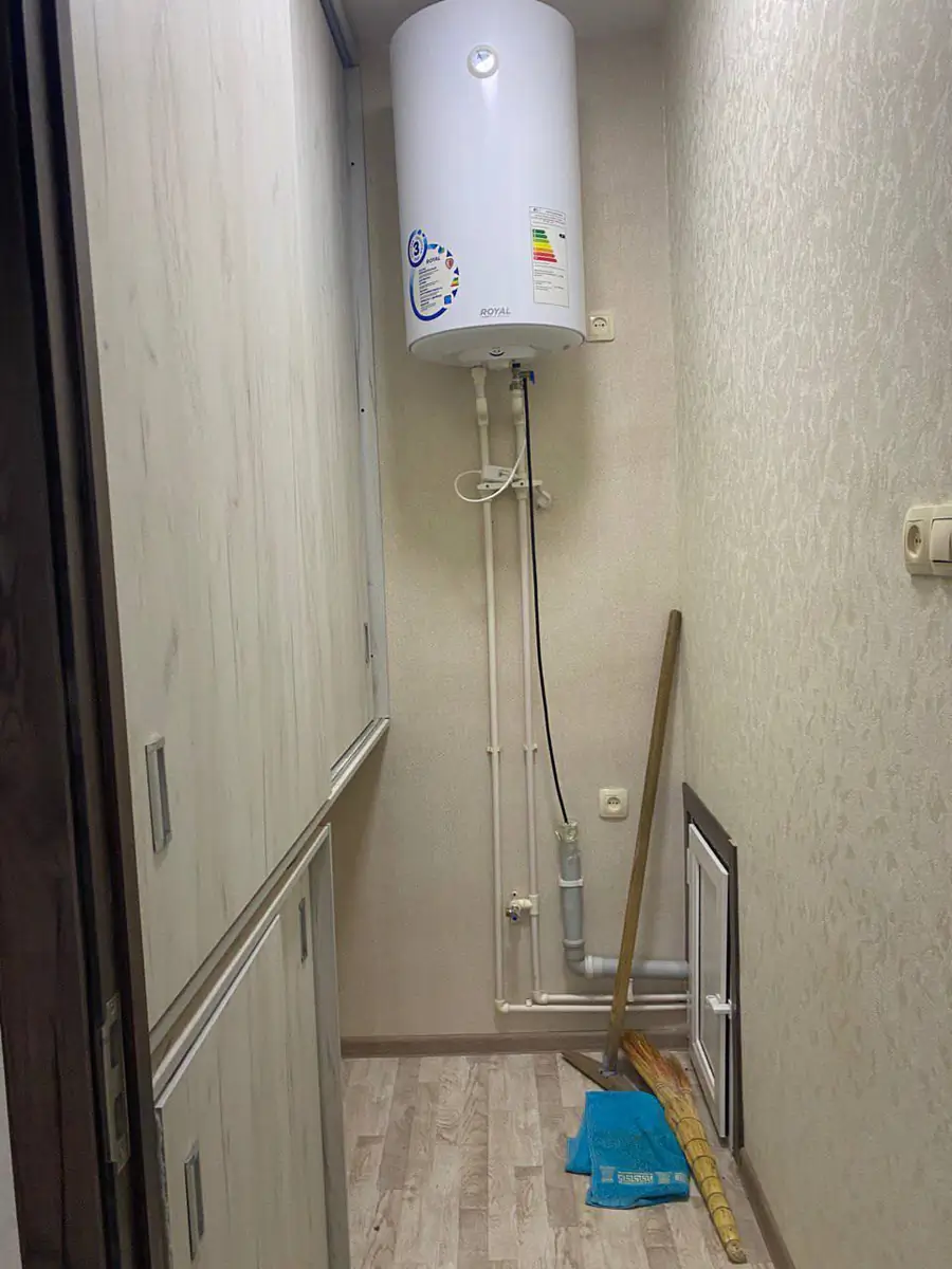 4 xonali kvartira sotiladi − 92 m²
