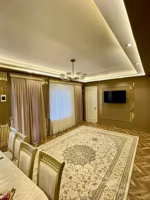 2 qavatli uy − 300 m², 3 sot. 