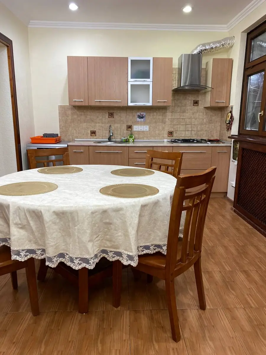 Ijaraga ofis − 77 m²