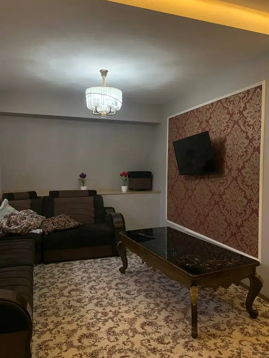 Продается 4-комнатная квартира − 89 м²