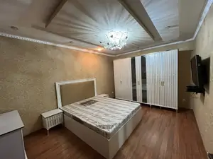 Сдается 3-комнатная квартира − 120 м²