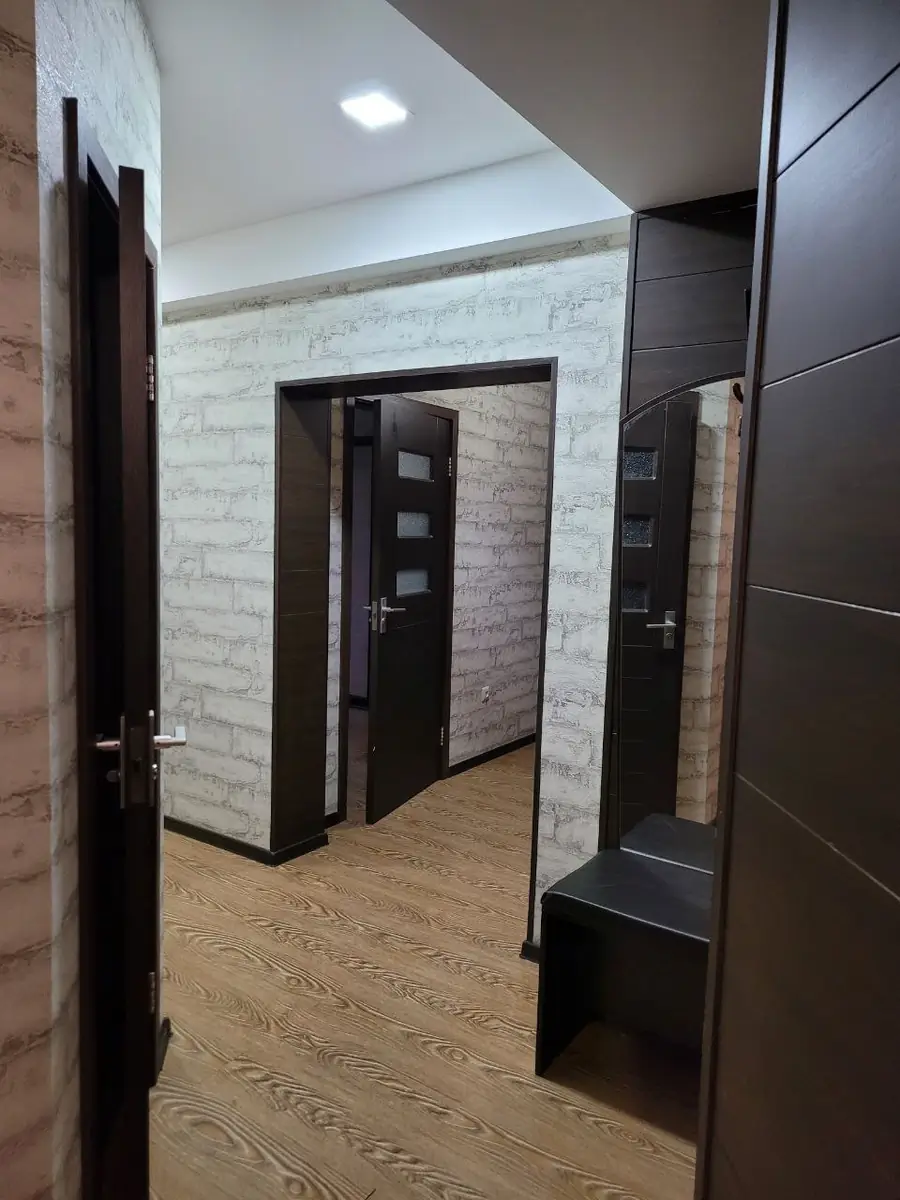 Сдается 4-комнатная квартира − 100 м²