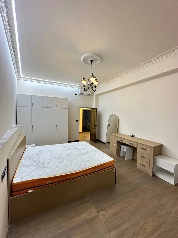 Ijaraga 2 qavatli uy − 250 m²